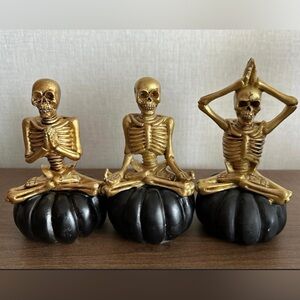 Spooky Village Halloween Mini Figures Skeleton Pumpkin Yoga Skulls Figurine